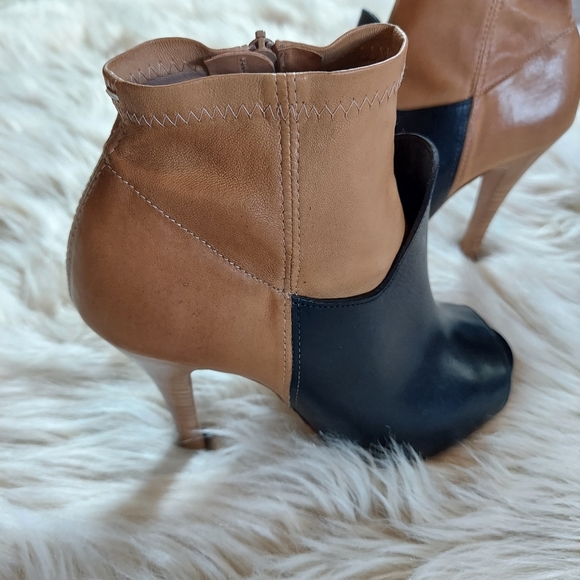 Maison Margiela High Heel Color Blocked Leather Ankle Booties - Picture 6 of 11